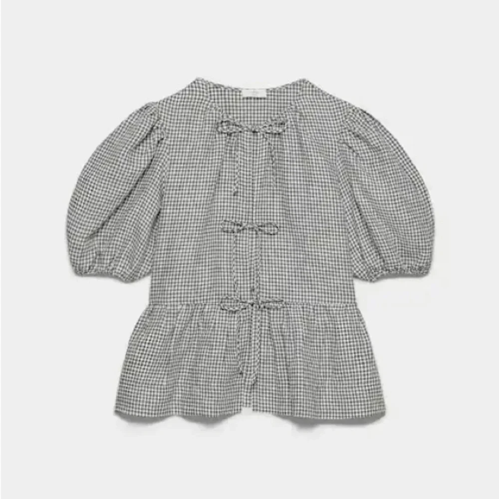 Aritzia Black & White Gingham Puff-Sleeve Tie-Front Top - Picture 4 of 4
